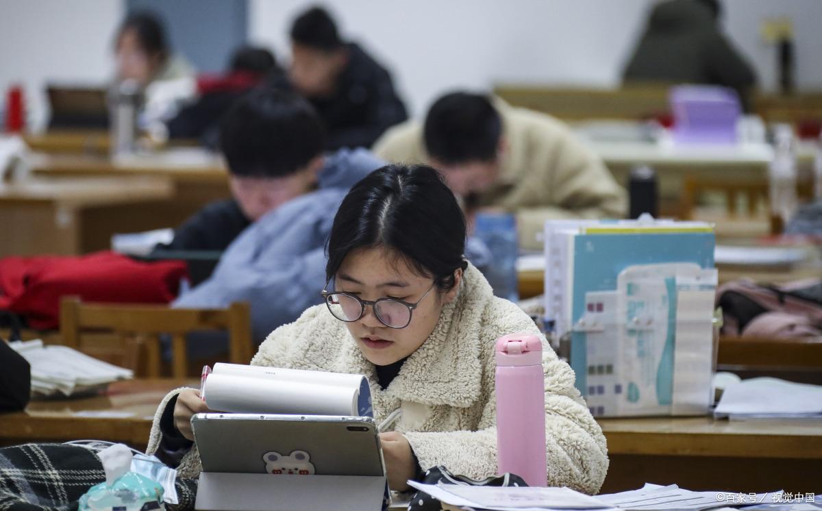 考研“通过率”较高的4大专业，本科普普通通，硕士毕业直接就业