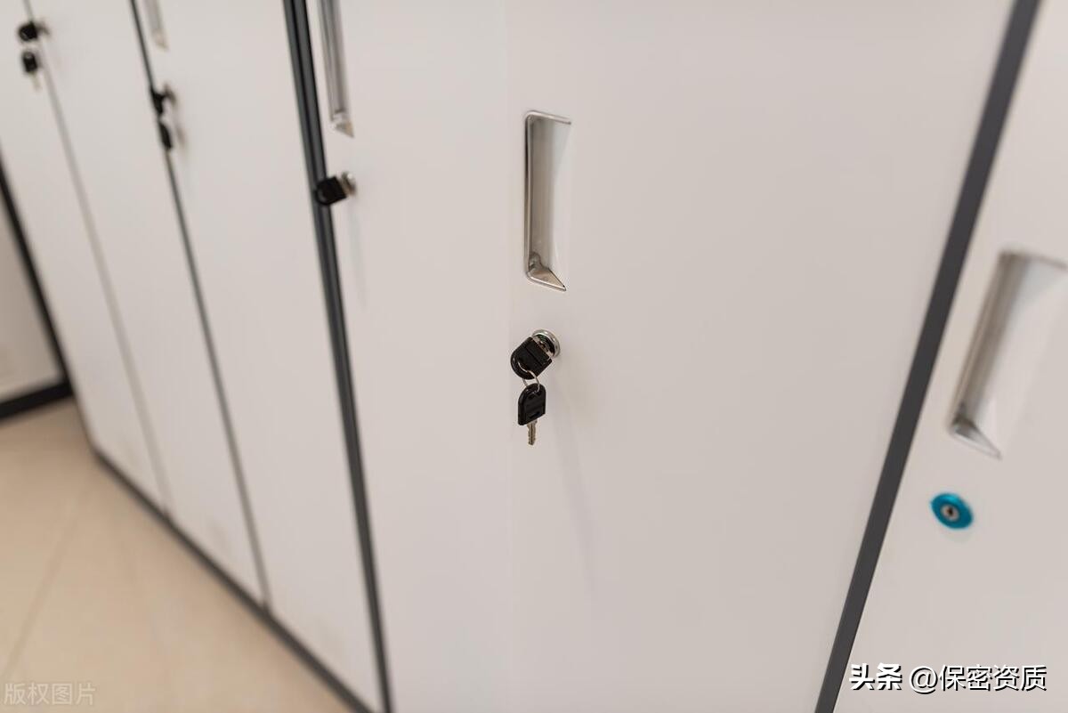保密柜的正确使用方法,保密柜装的锁