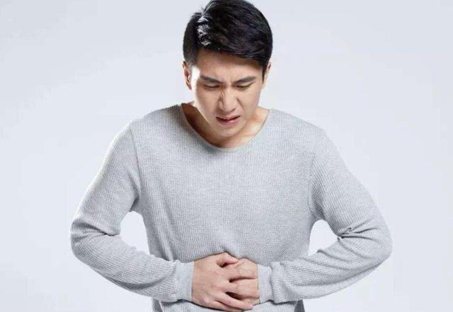 最近常放屁是不是和肝部囊肿有关,老是放屁大便次数多和肝有关系吗