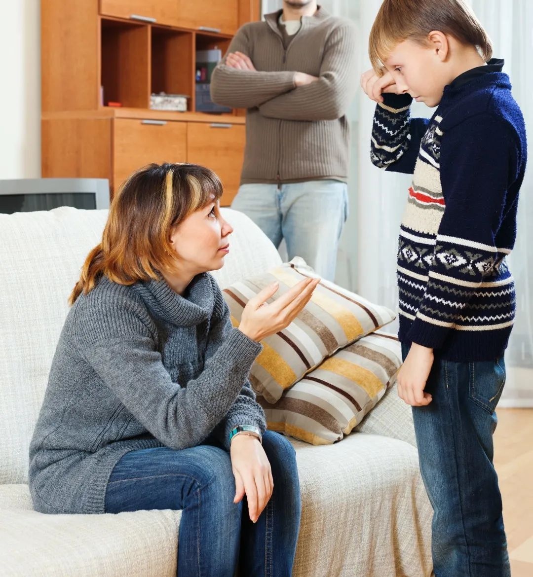 案例孩子爱发脾气,孩子有手机正不正常