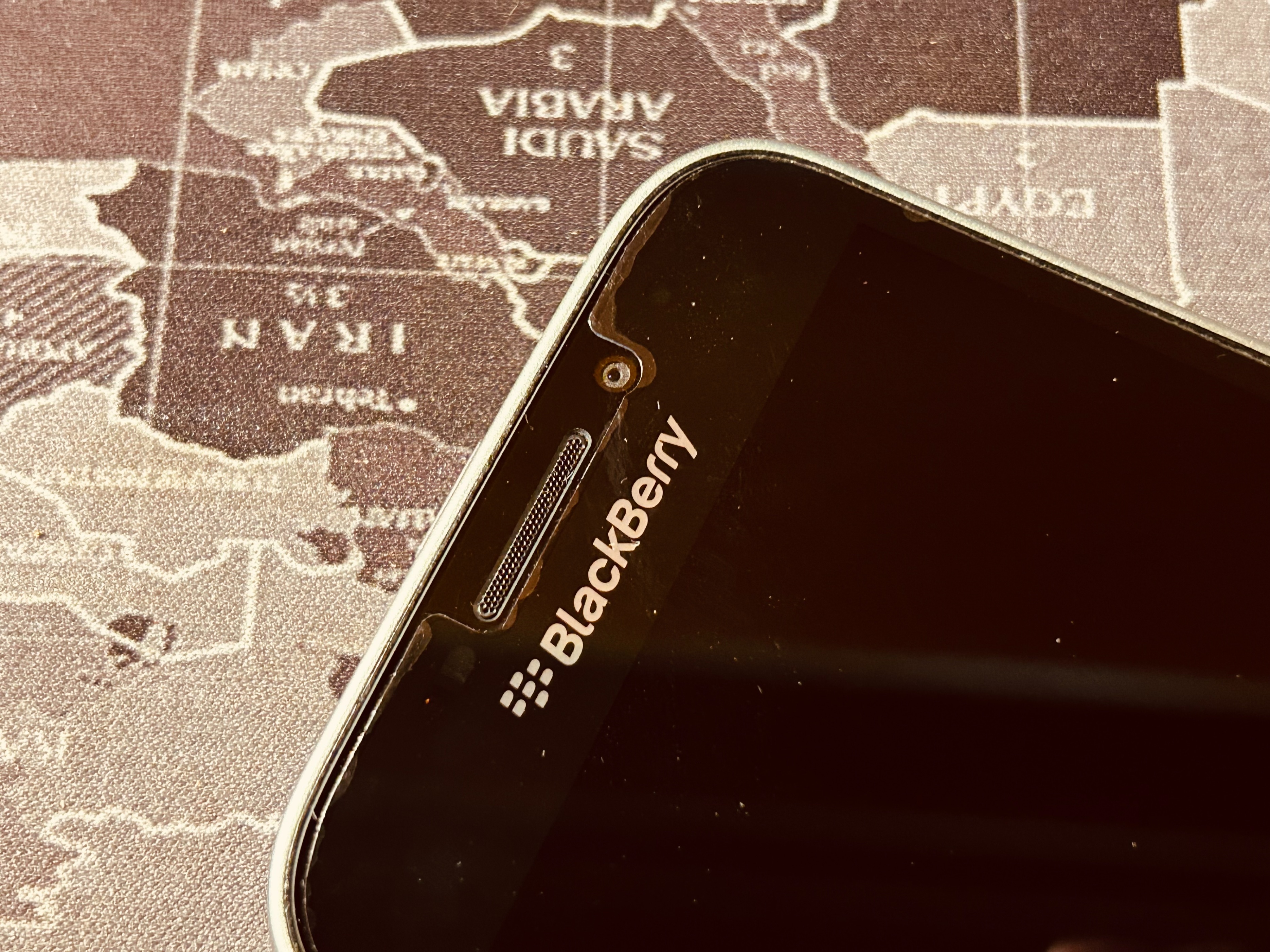 黑莓手机classicq20,黑莓手机经典怀旧游戏