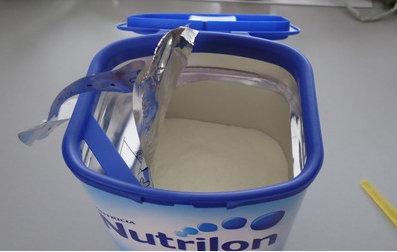 冲奶粉的误区新手爸妈中招了没,泡奶粉的正确方法是什么