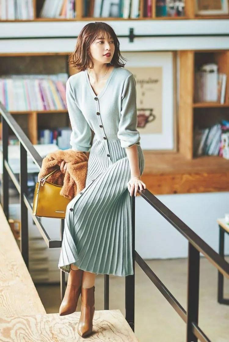 女士时尚百褶裙冬季,百褶裙女高端短