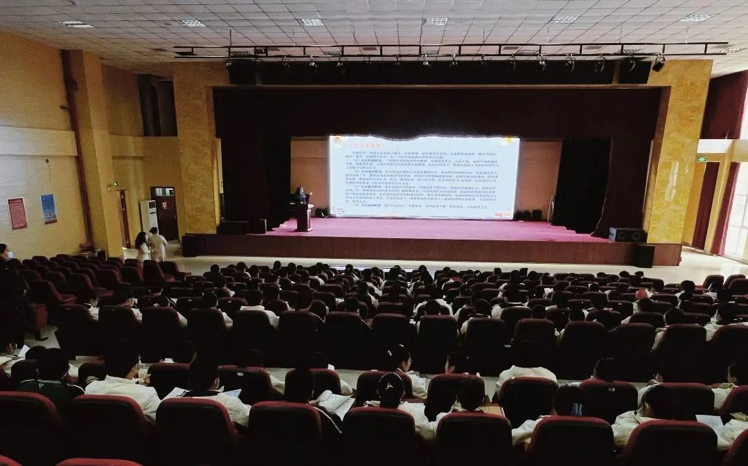 消防安全伴你童行知识小课堂,安全童行消防演练