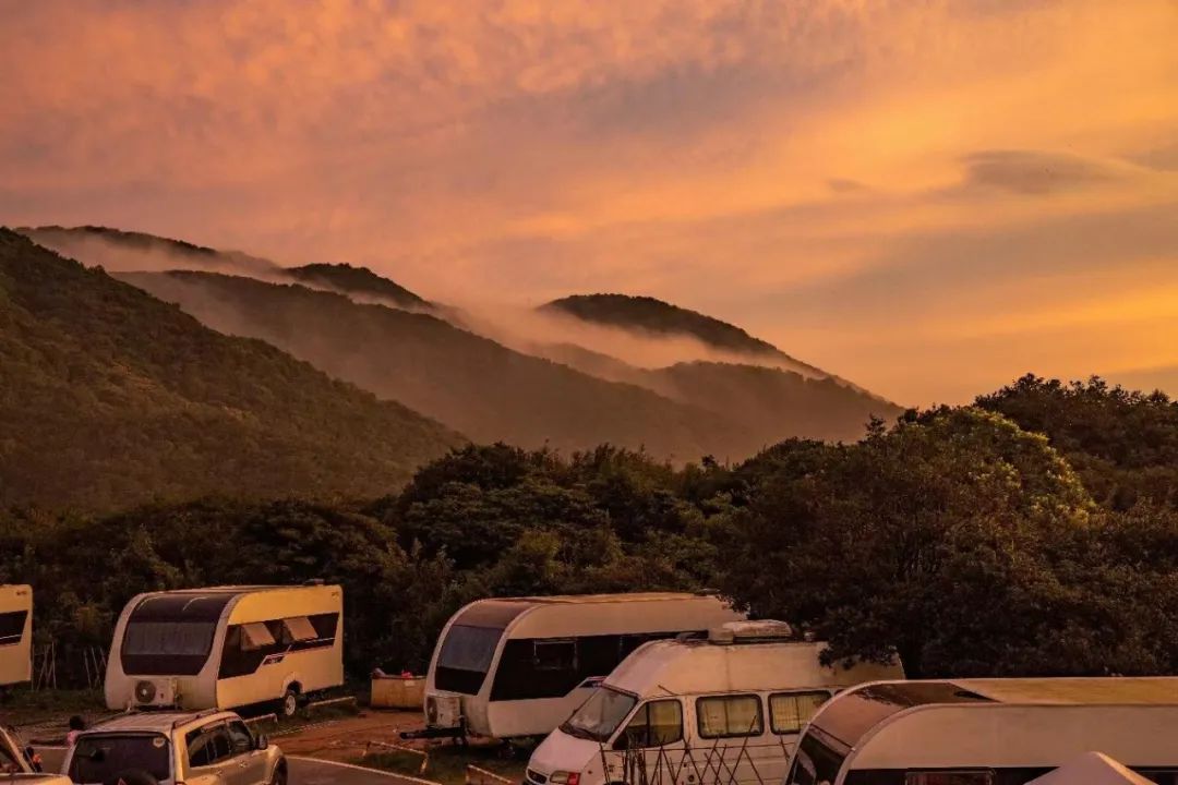 回到早睡早起的日子,回老家朝九晚五