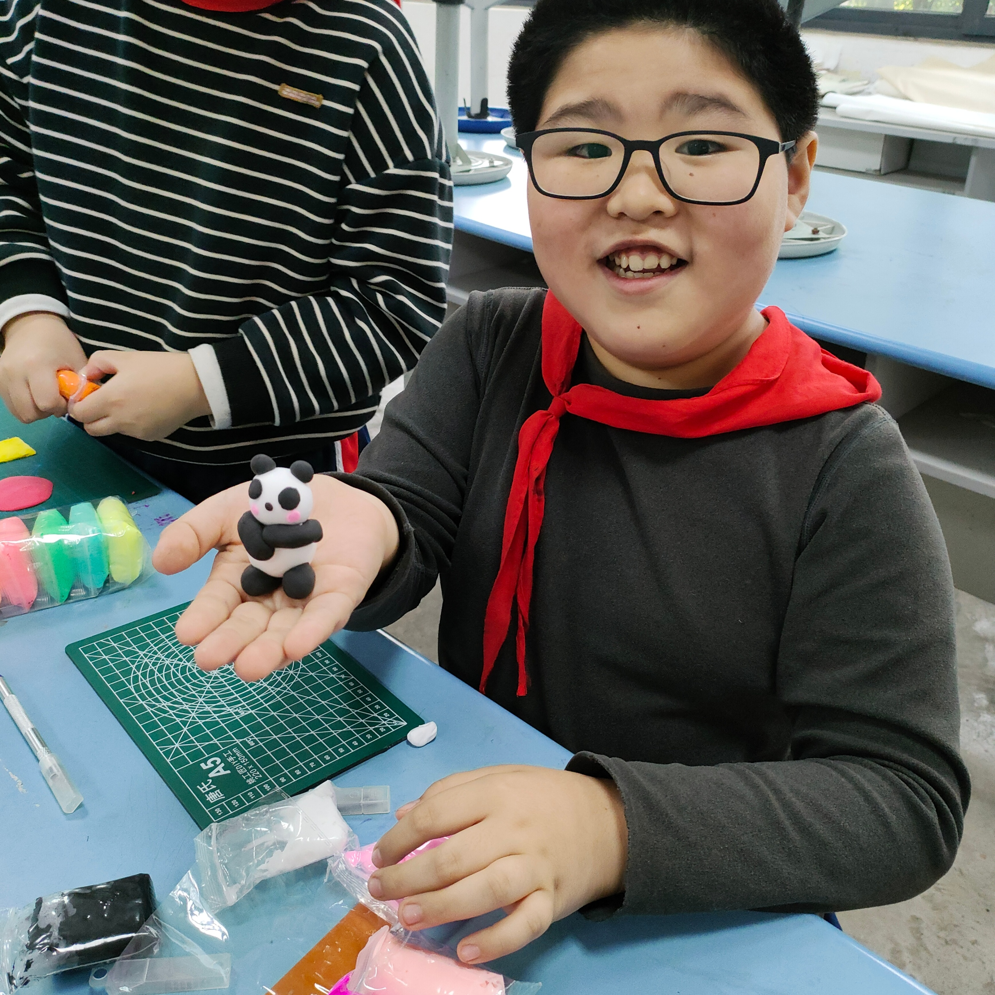 缤纷社团绽光彩,缤纷社团活力迎新宣传图