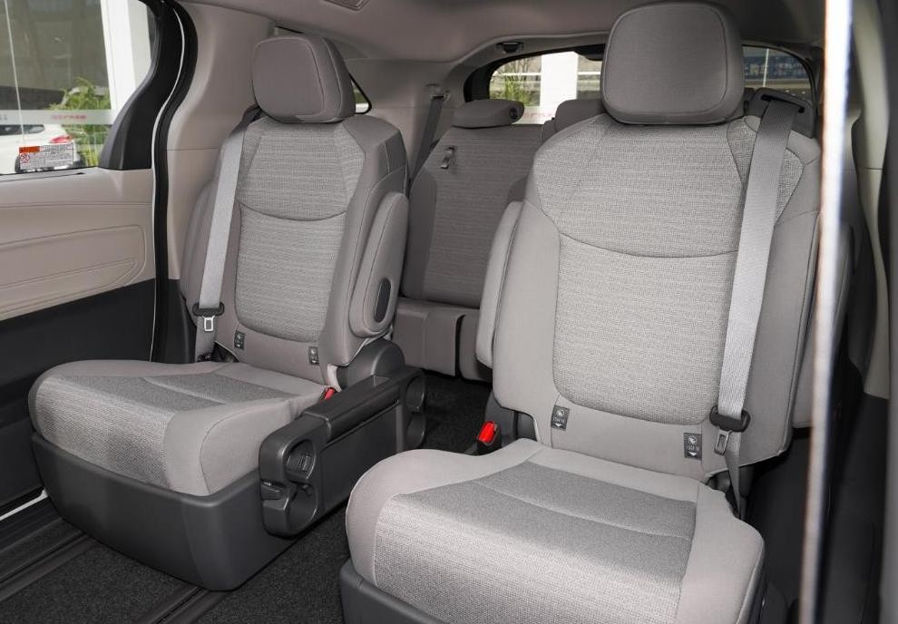 探秘mpv的头把交椅别克gl8,别克gl8商务mpv试评