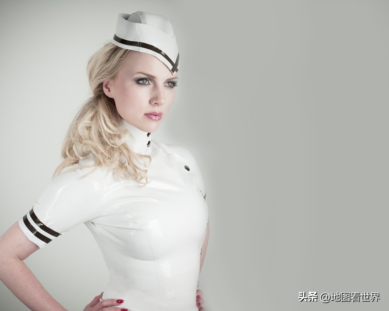 荷兰光刻机是在荷兰吗,荷兰那么小的国家为什么有光刻机