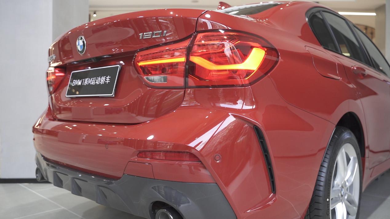 别拿入门不当宝马，养一台宝马1系多少钱？网友：诚不欺我？