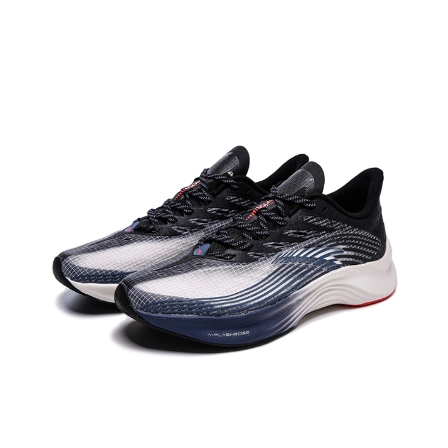 谷爱凌同款跑鞋太帅了，镂空跑鞋科技感强，安踏设计赶超李宁？