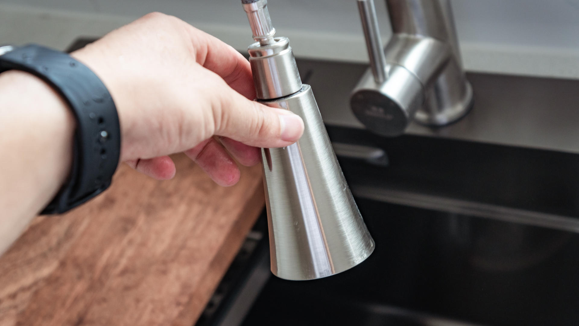 纳米水槽和不锈钢水槽哪个好,多功能大单槽水槽推荐