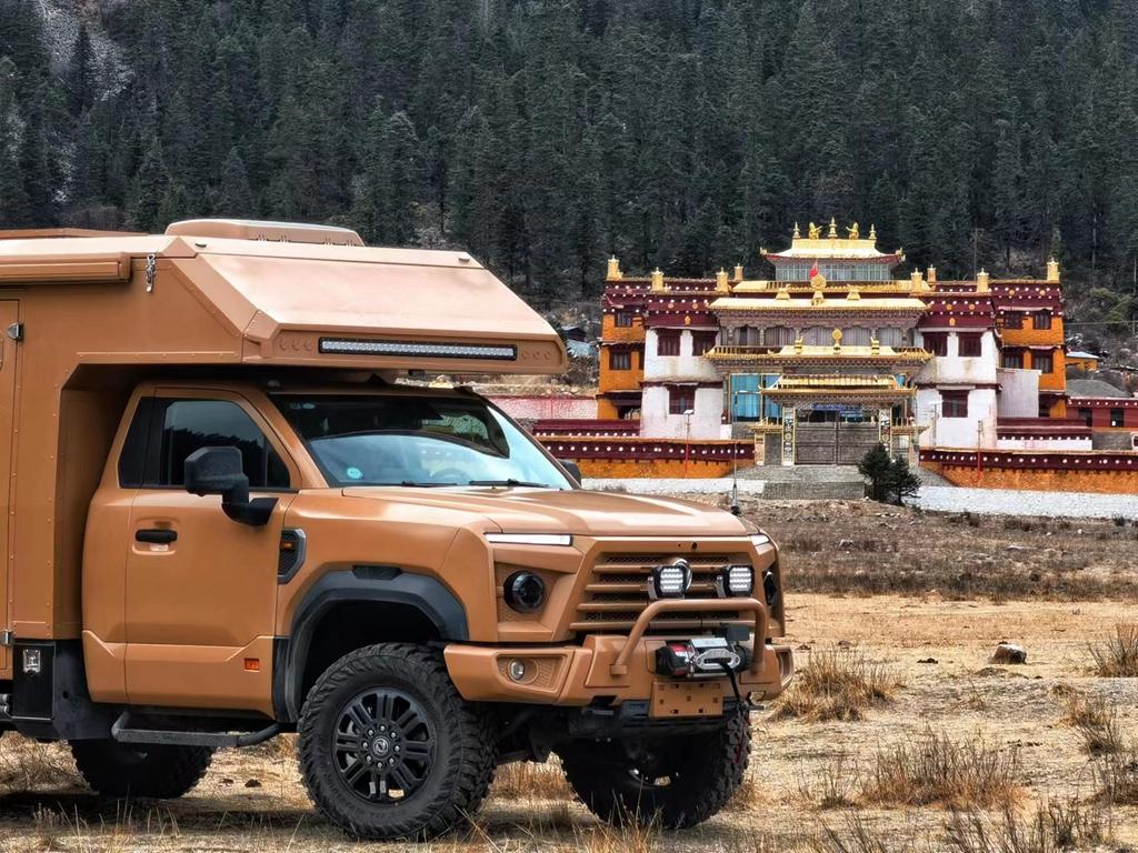 解锁藏区的绝美景观,自驾游福特B型房车西藏