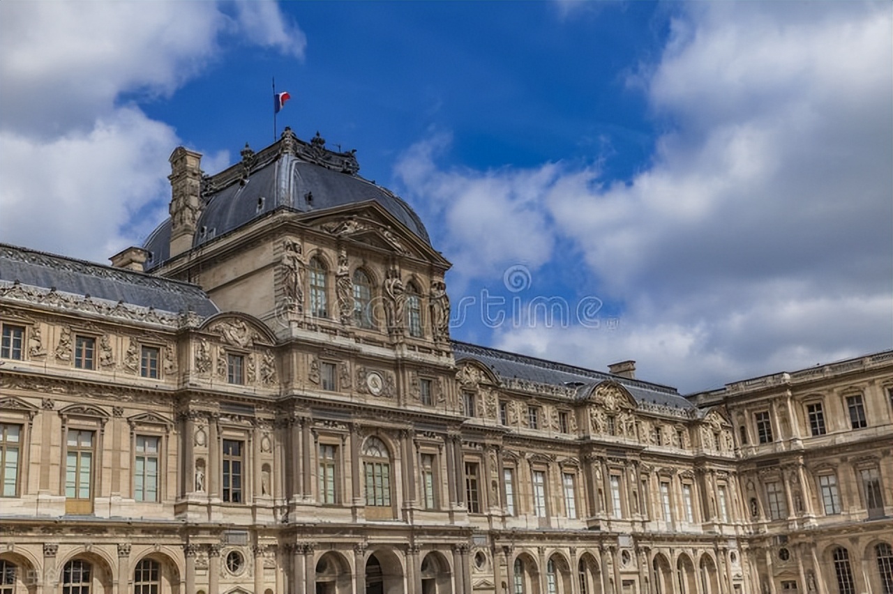 法国巴黎著名景点英文介绍,巴黎名胜古迹详解