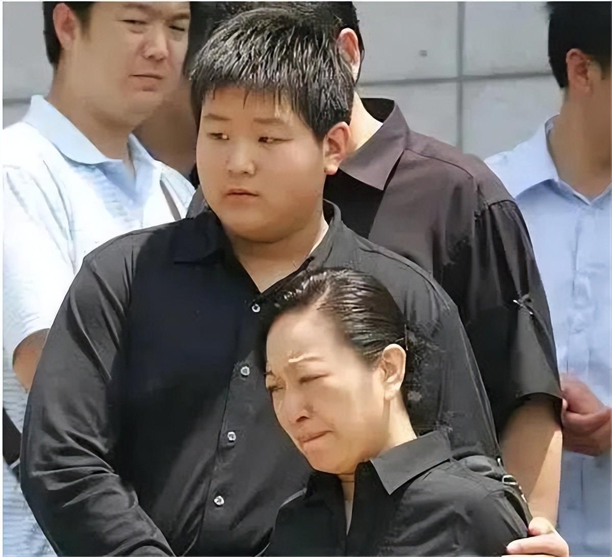 罗京儿子什么学校毕业,罗京的儿子考上了什么大学