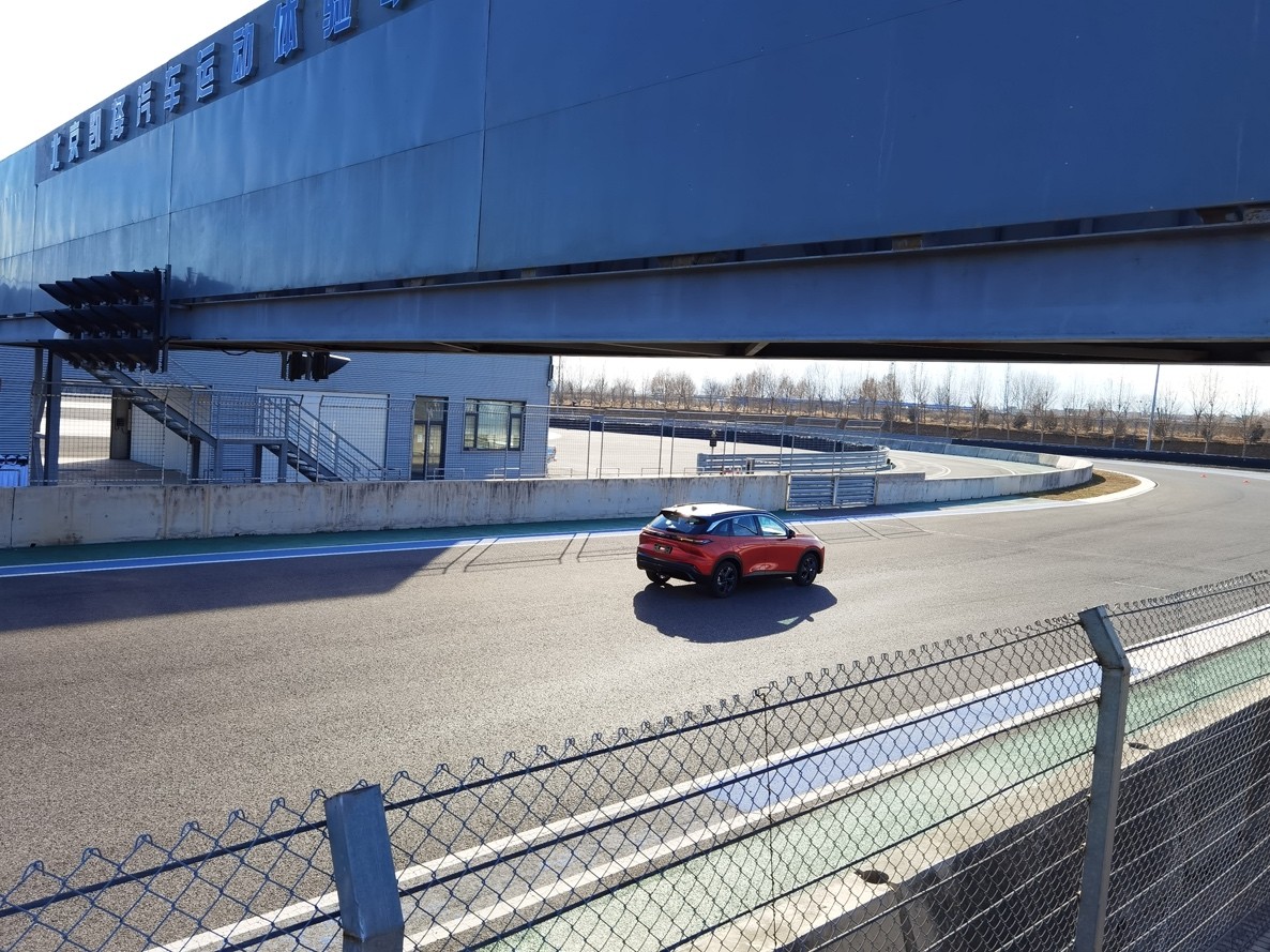 好的汽车底盘是什么样的,好车底盘