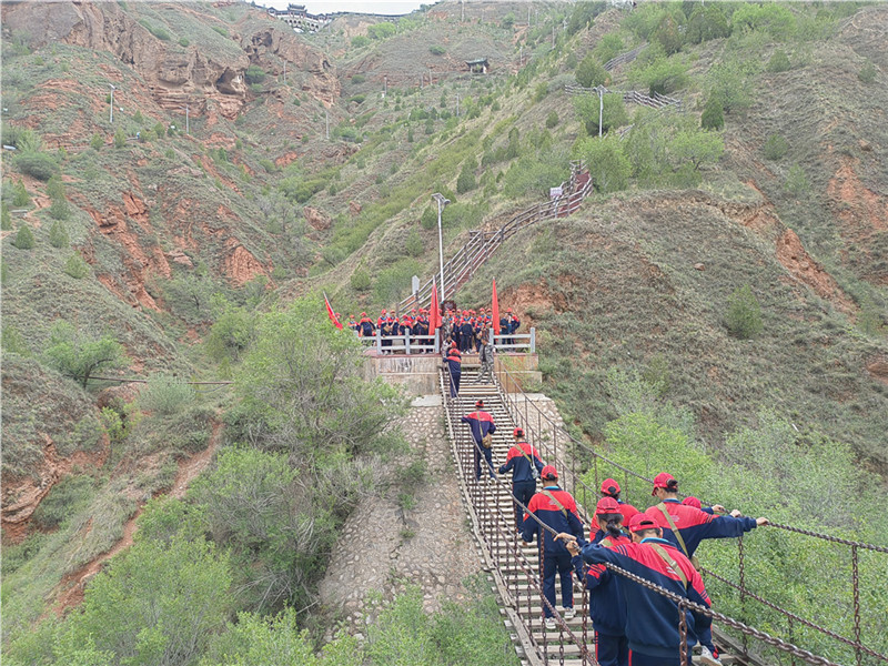 16岁孩子沉迷游戏该怎么办,16岁女孩沉迷手机无法自拔