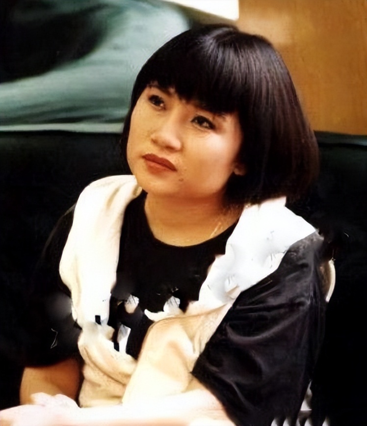 歌手李娜出家后靠什么生活,歌手李娜为什么会选择出家