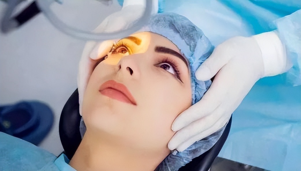 近视眼做飞秒激光有什么后遗症,用激光治近视眼