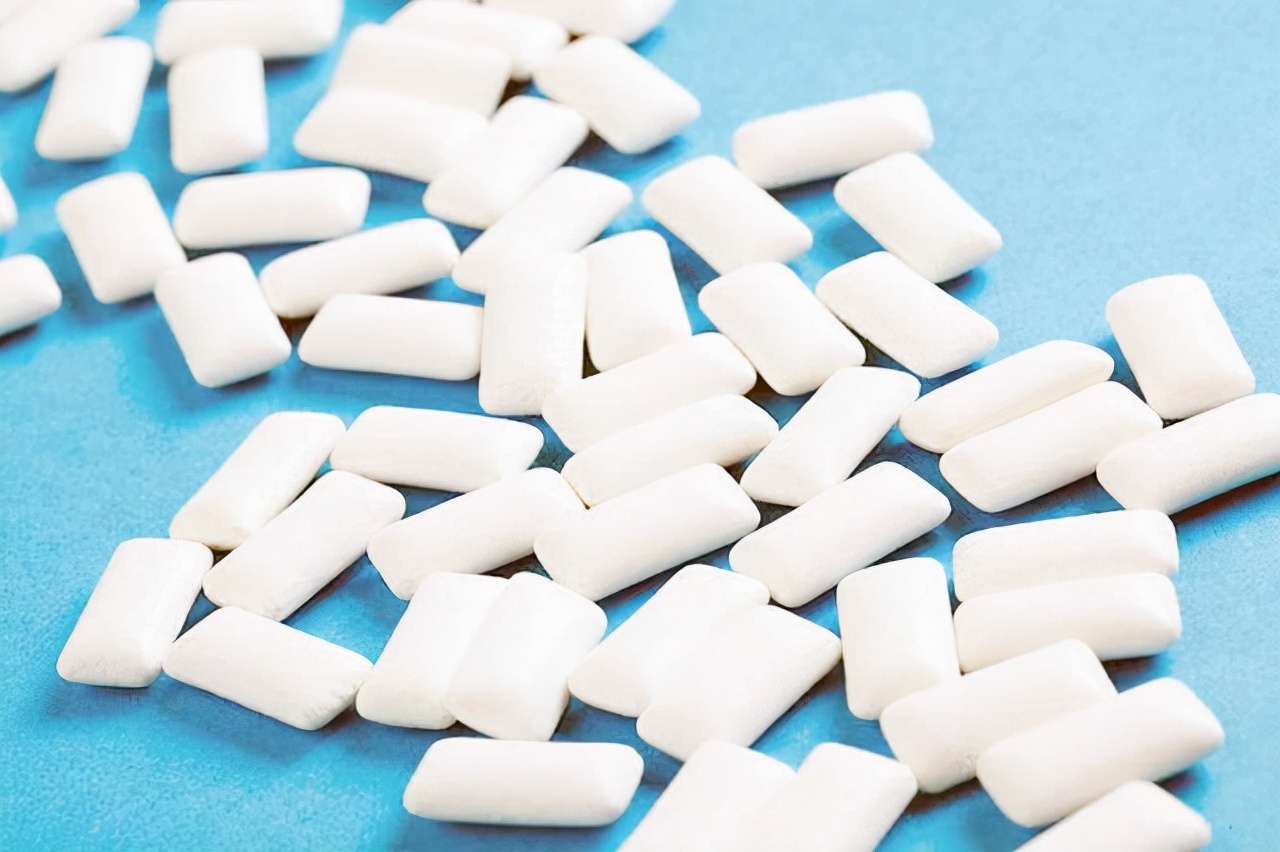 辛格浩：白手起家赚千亿，89岁还让26岁女星服务，95岁迎牢狱之灾