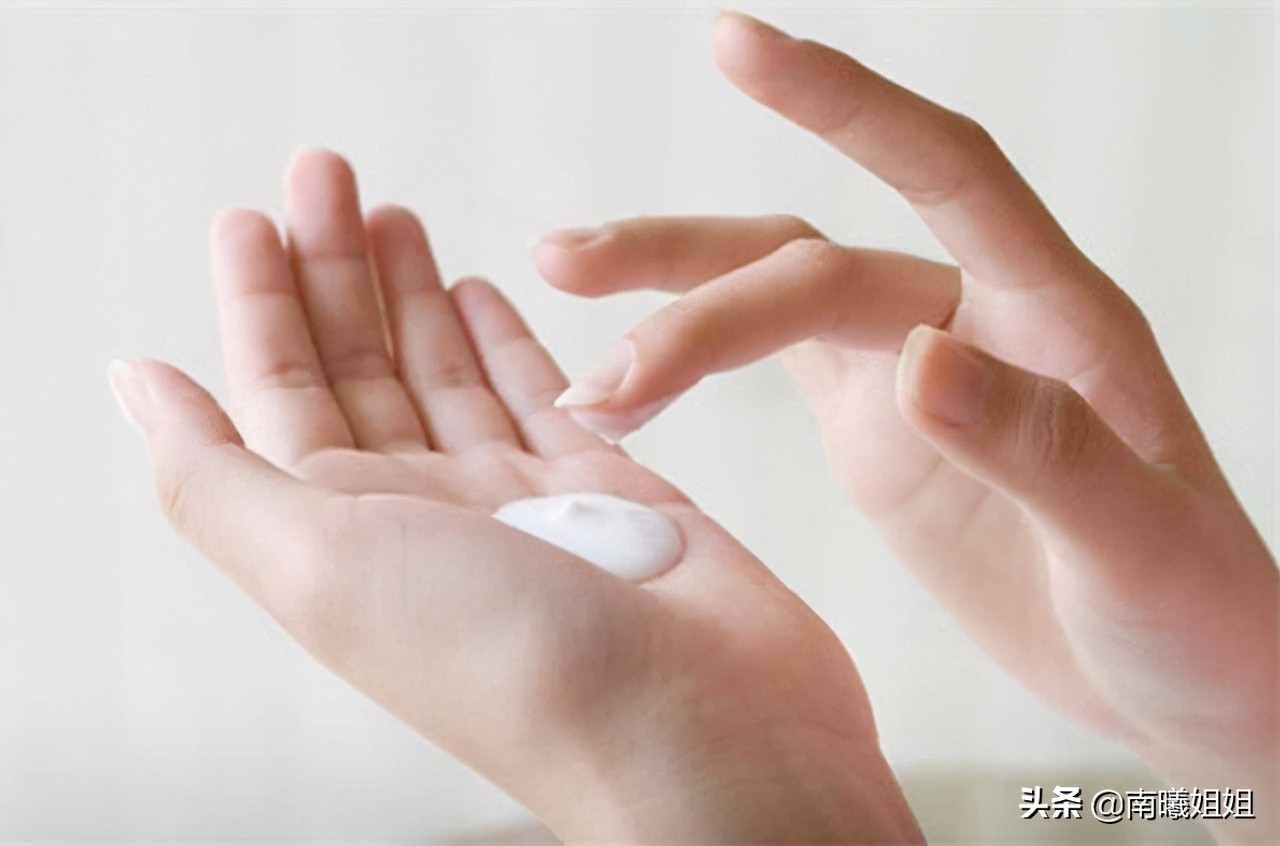 日本必买的万能霜,女生逛超市必买的几样东西