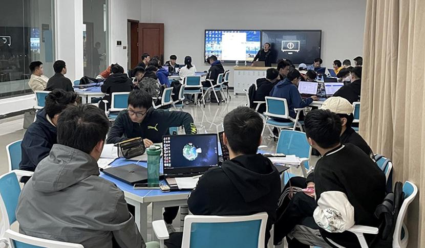 这所以“信息”命名的大学，确实值得拥有！