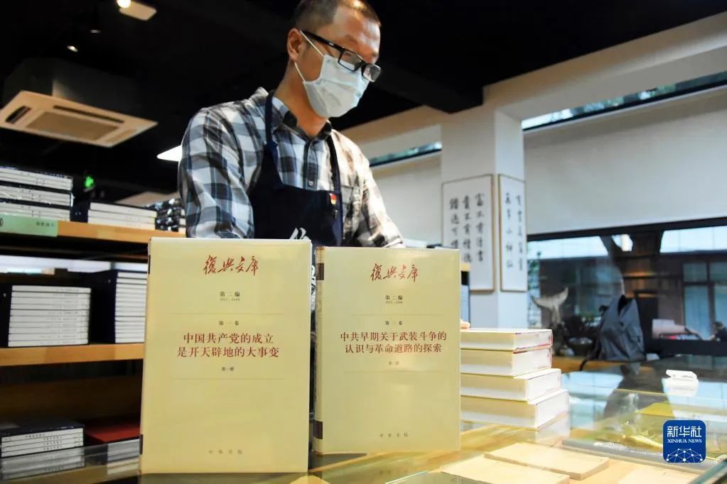 创造令人刮目相看的人间奇迹,创造出令人刮目相看的人间奇迹