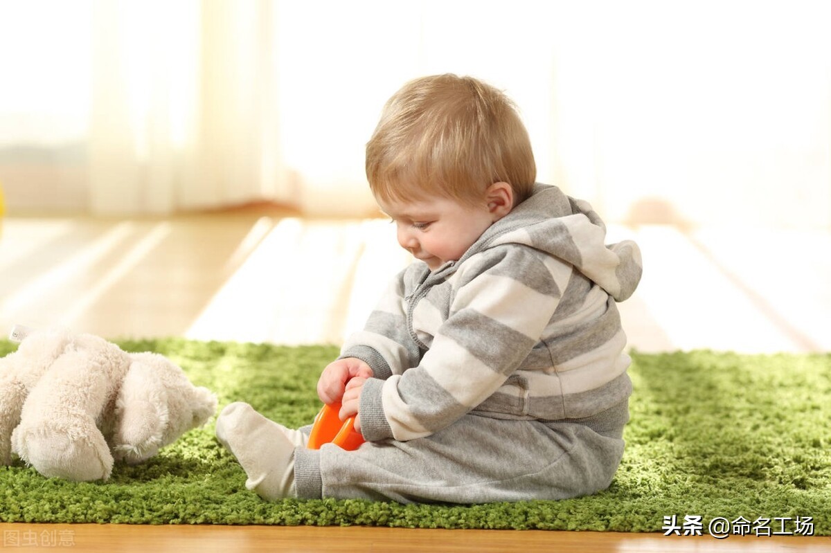 2022虎年最旺男孩名字有草有水,男孩名字2022年七八月份虎年宝宝