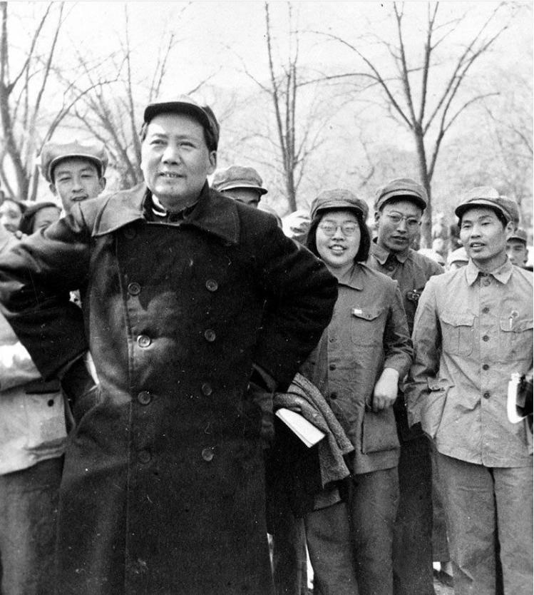 罕见照片，世界上胸最大的女人，女人舌头10.16厘米，你见过吗2