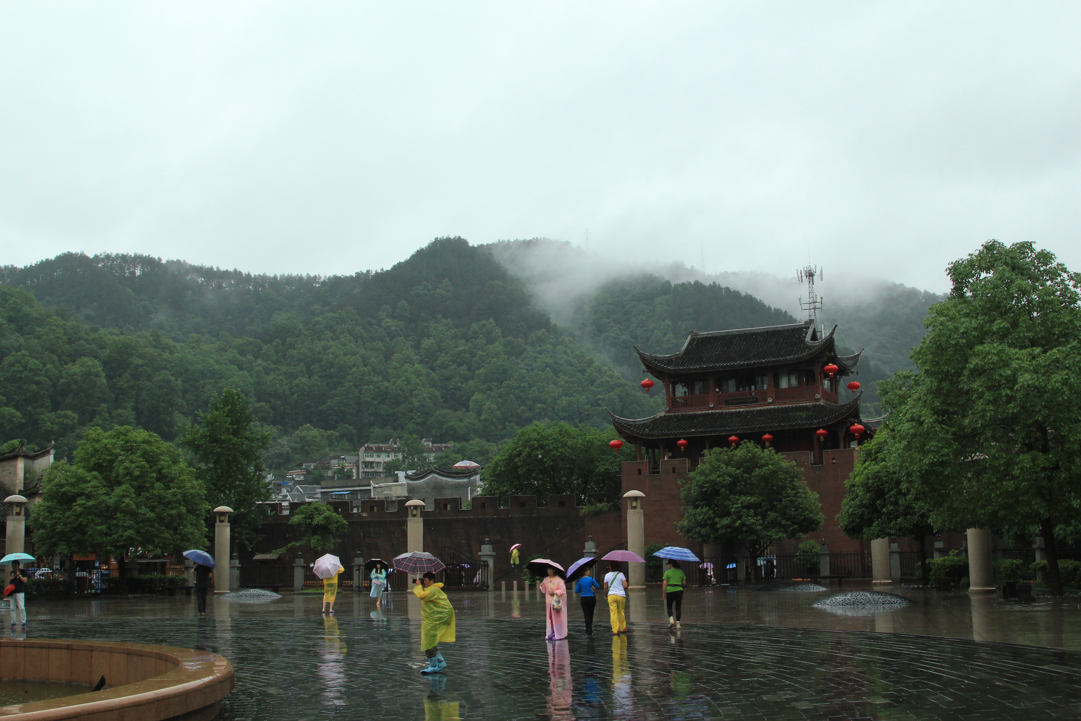 边城和凤凰古城哪个好玩,中国最美古城凤凰古城视频