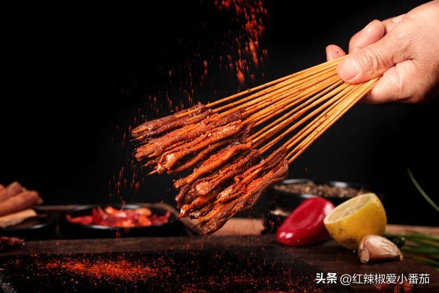 淄博烧烤博味小串烧烤,淄博的烧烤和长沙的哪个味道好