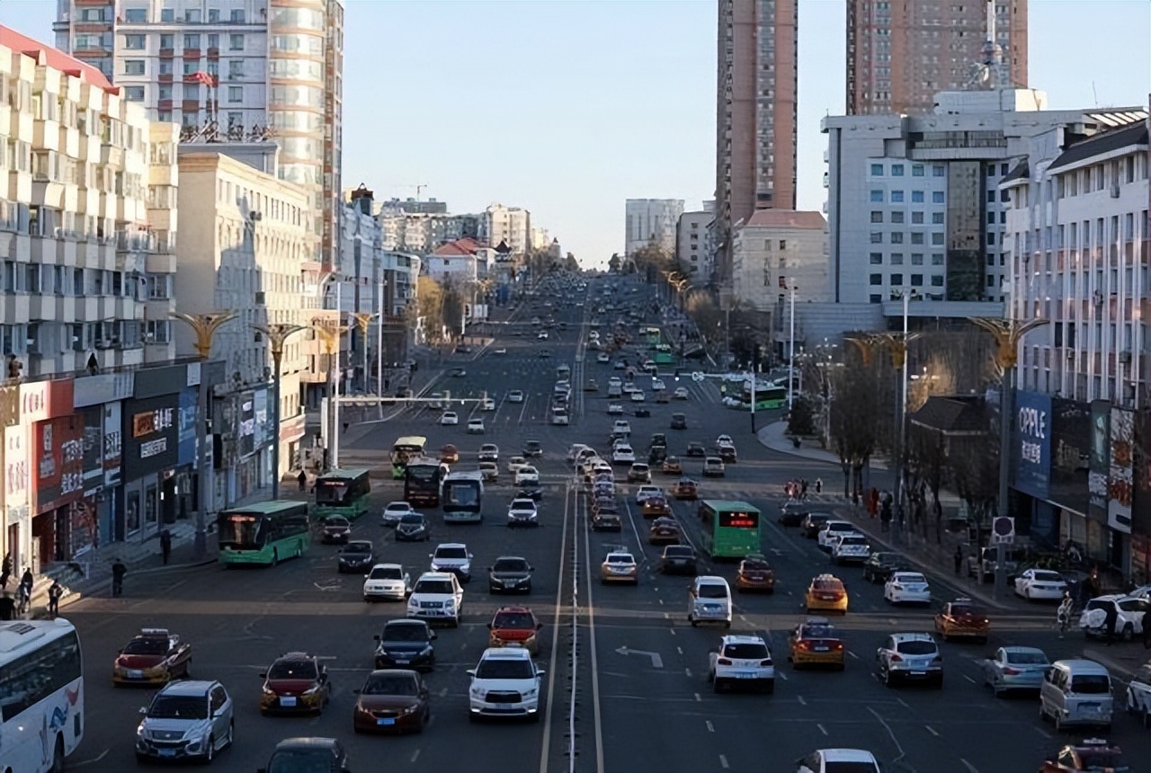 四川小伙抖音卖房800套,90后小伙卖房创业