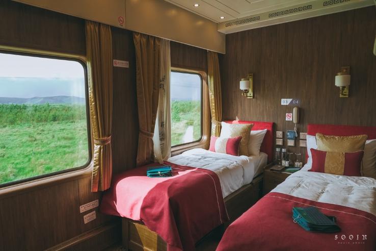 排队消费的火爆场景,年轻人打call主唱