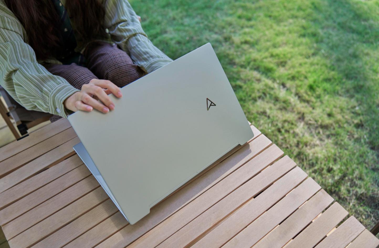 mac设计用哪款比较好,macbook创意设计本