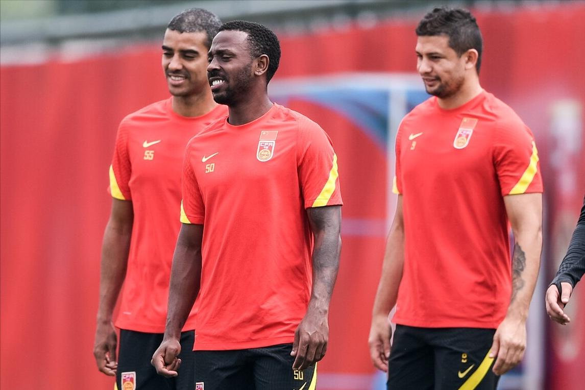 第一位回归中超的归化国脚诞生,又一留洋新星