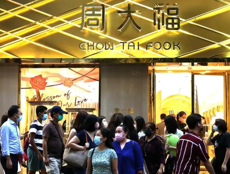 奢侈品不香了？年轻人一年囤533吨黄金，唯品会数据揭露真相