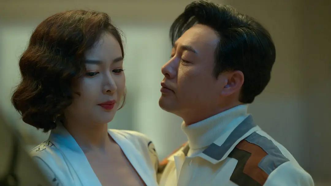 《他是谁》被人民网点名！既有夸又有批评，言辞直戳剧方肺管子