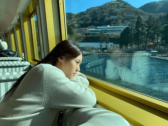 她曾被前辈吐槽长得丑却靠魅力,他曾因肥胖被欺负后逆袭成高富帅