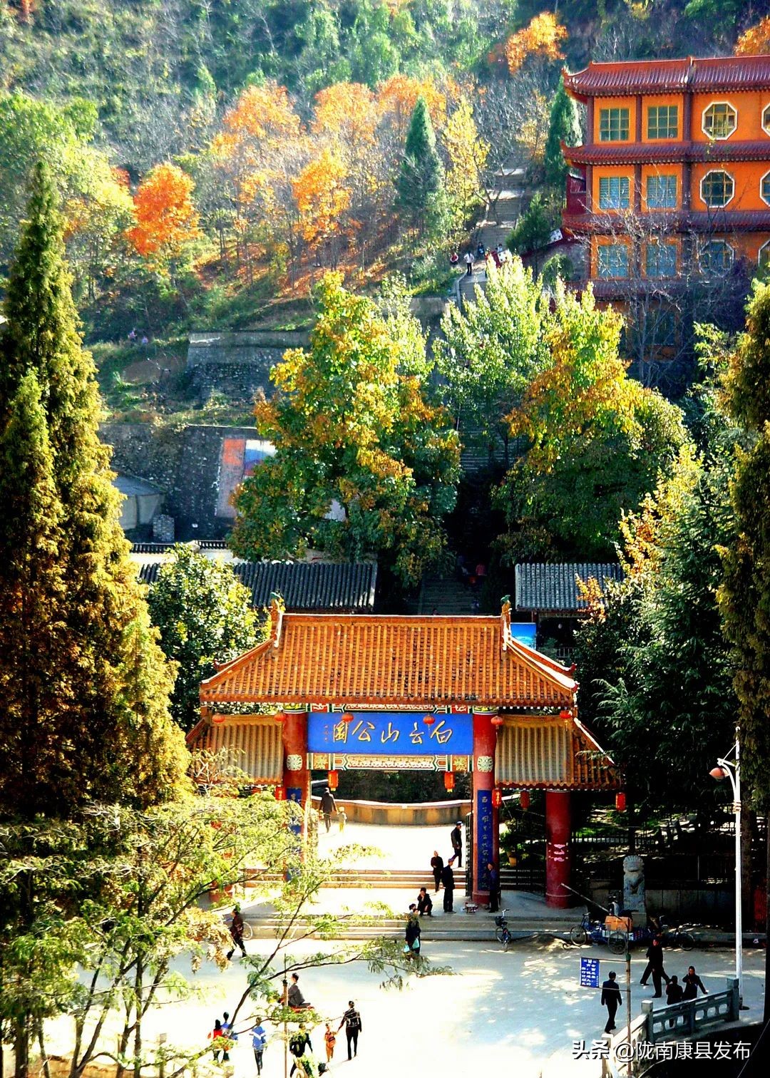 浜斾竴搴峰吇鏃呮父,浜斾竴搴峰吇搴﹀亣鏀荤暐