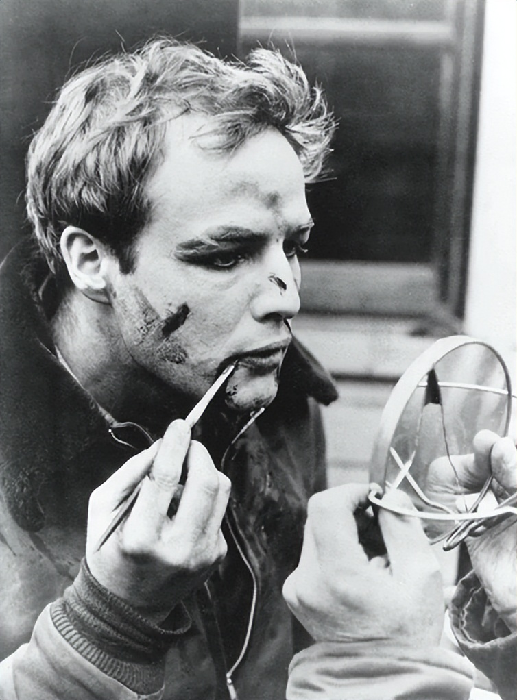 大溪地马龙白兰度,马龙白兰度在大溪地