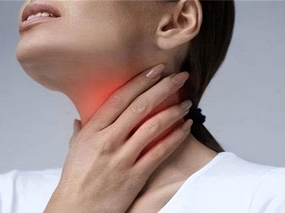 阳了嗓子疼服用什么药物,阳了嗓子疼适合吃点什么