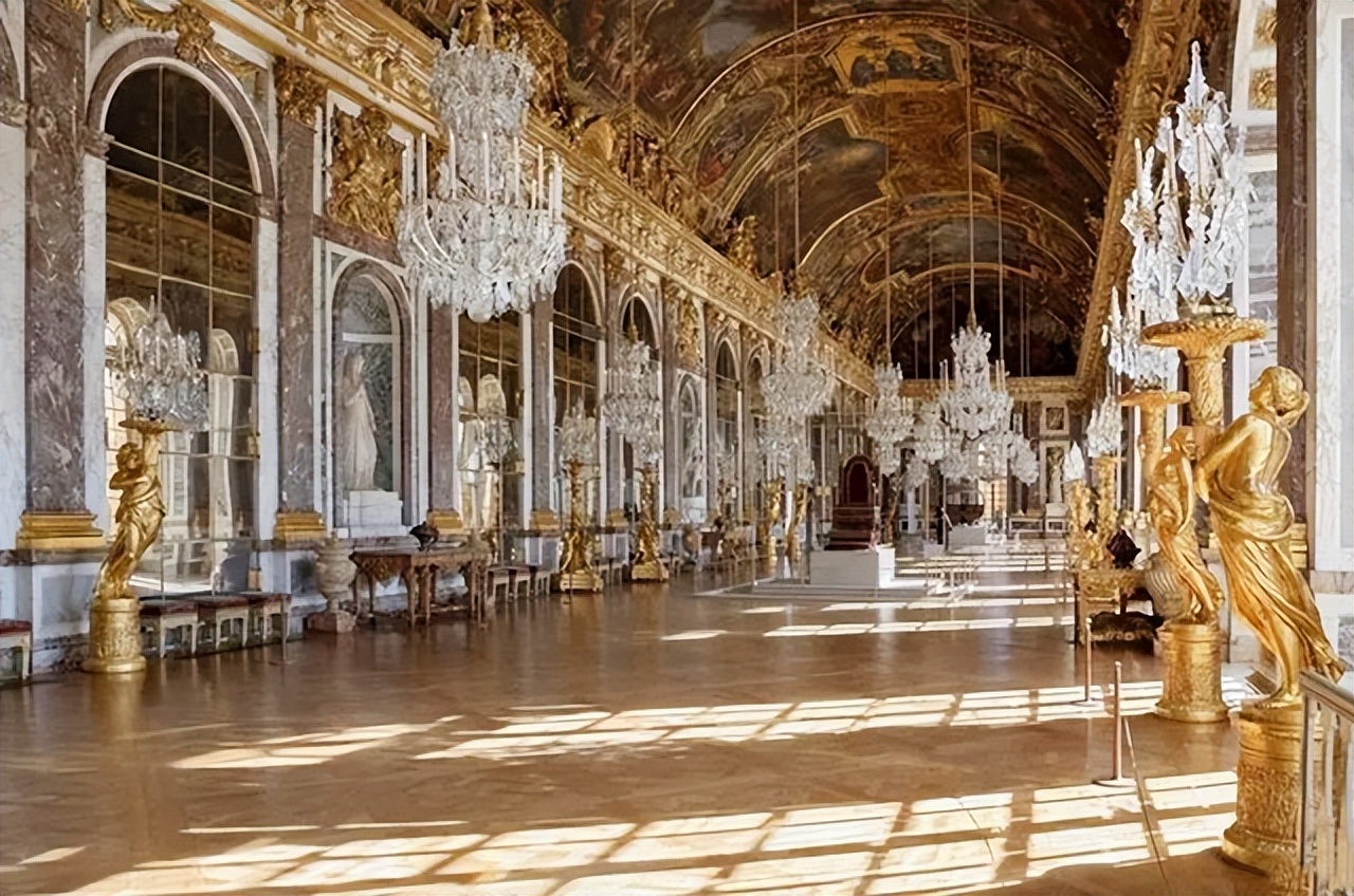 路易十四不洗澡的原因,路易十四活了多少岁