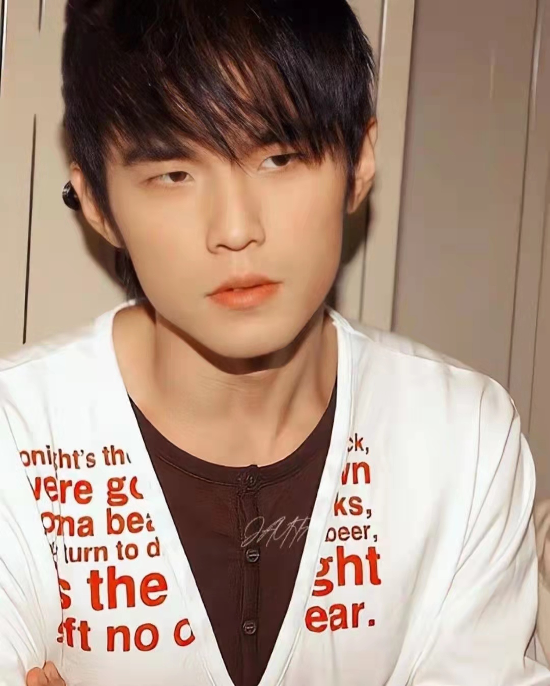 周杰伦疑因设备故障受伤事件,周杰伦身体不适就医