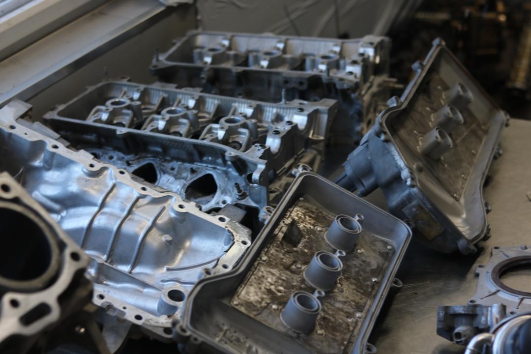 03年丰田霸道全车翻新多少钱,2004款丰田霸道拆车视频