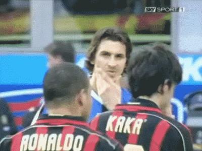 伊布退役斩获555球和226助攻,伊布突然退役