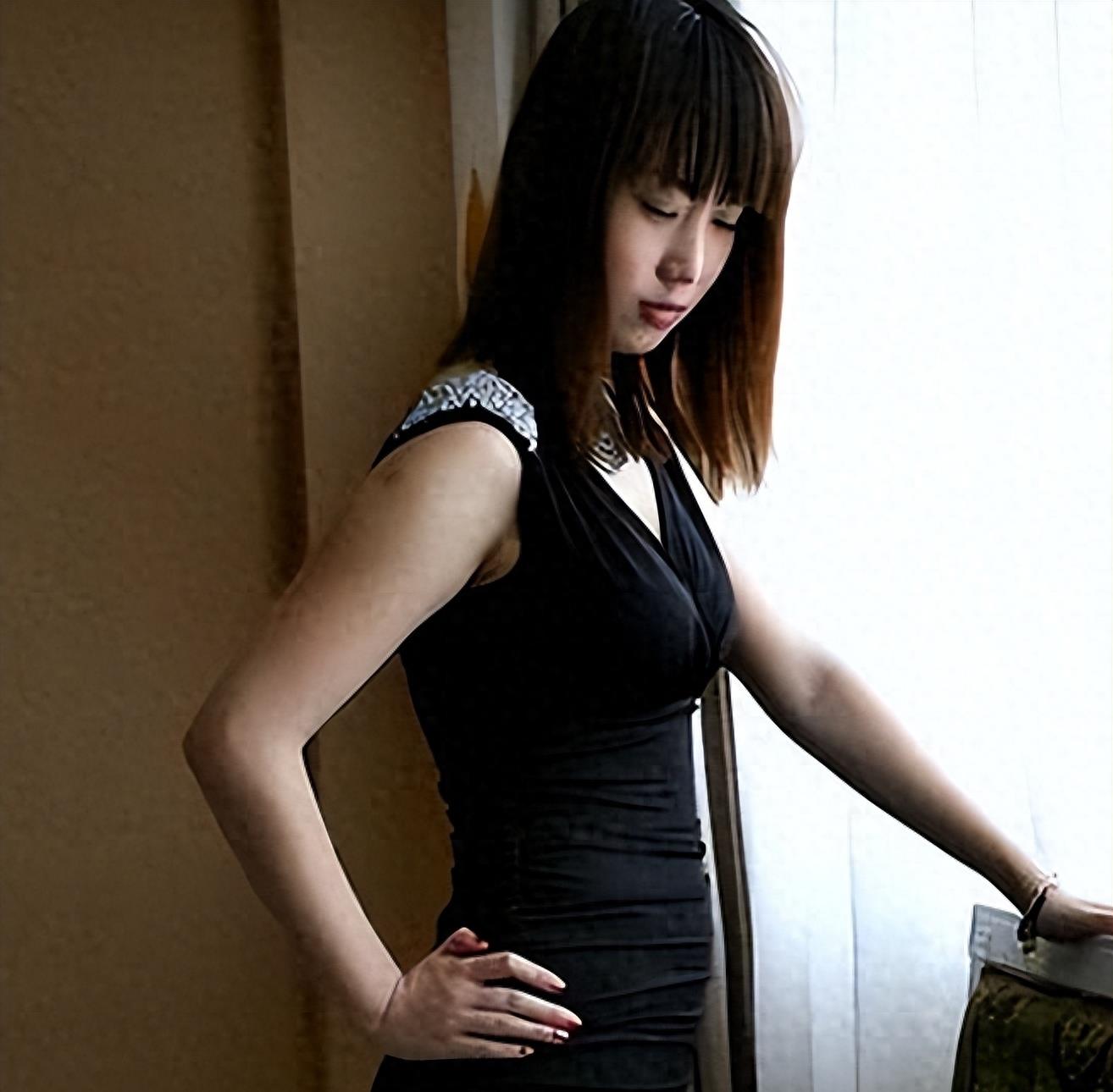 “最红裸模”*筱雨张**：22岁时拍写真火爆全网，如今将近40岁仍单身