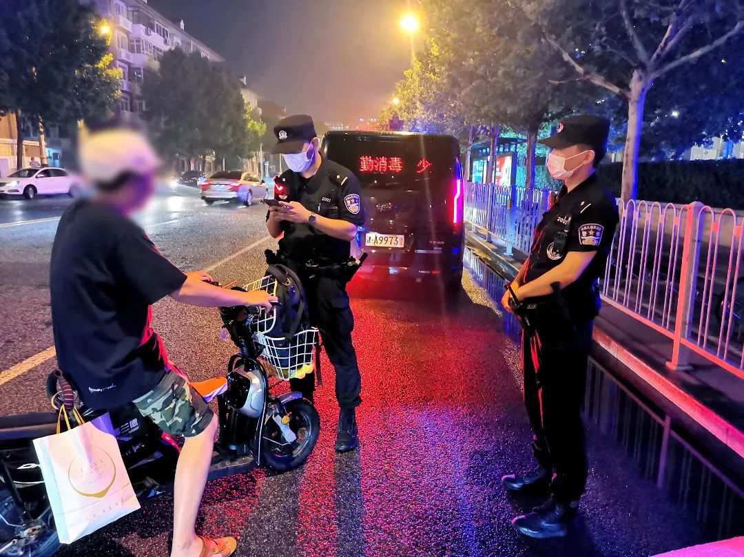 【夏季治安打击整治“百日行动”】天津公安开展第二次夏夜治安巡查宣防集中统一行动