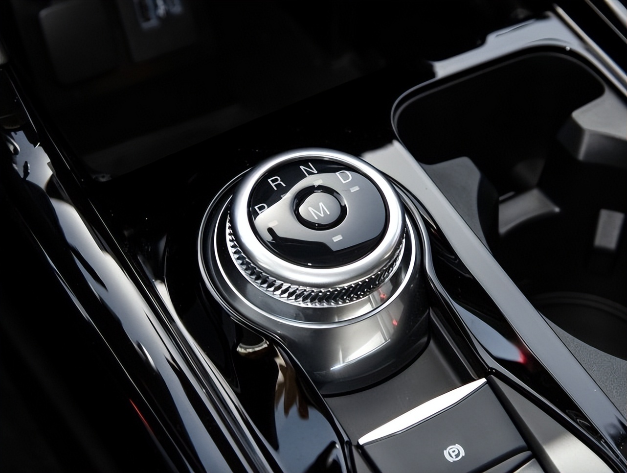 车长超5米配大七座,车长近5米配大7座