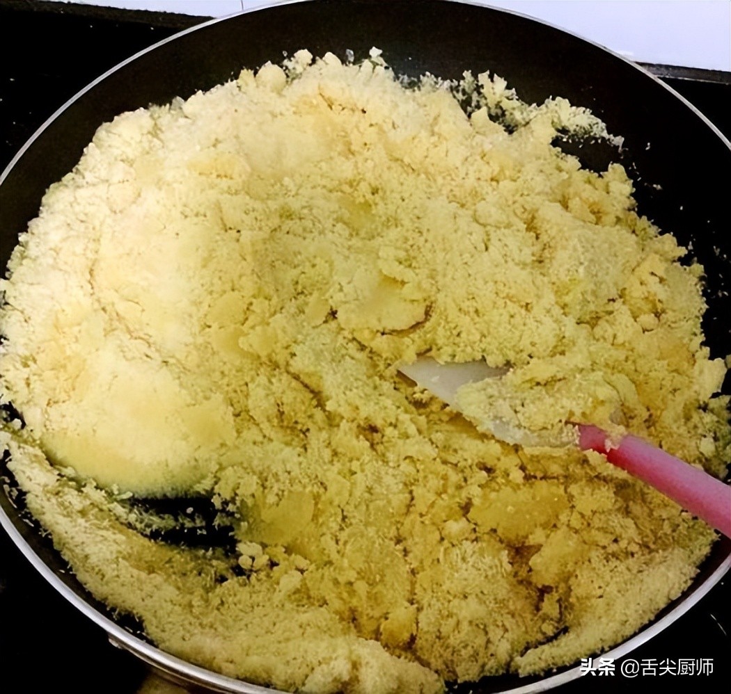 自己在家做绿豆饼，皮薄馅大，酥到掉渣，简单易做，小白一次成功