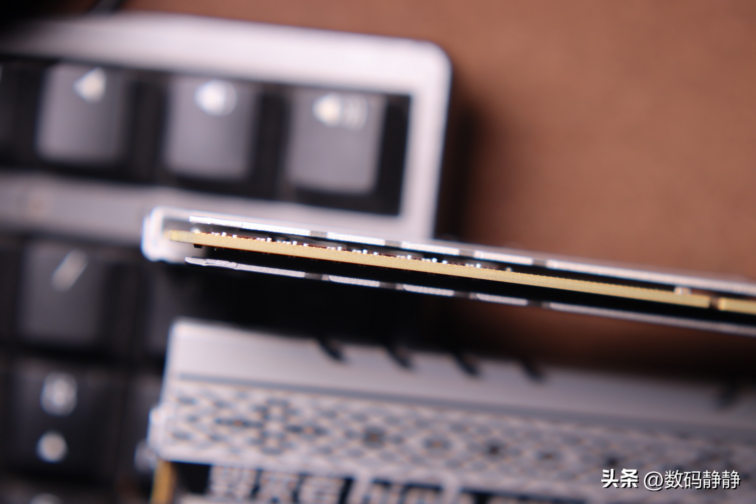 内存降价更显产品超值，毁灭者DDR43200MHz高频内存：真香！