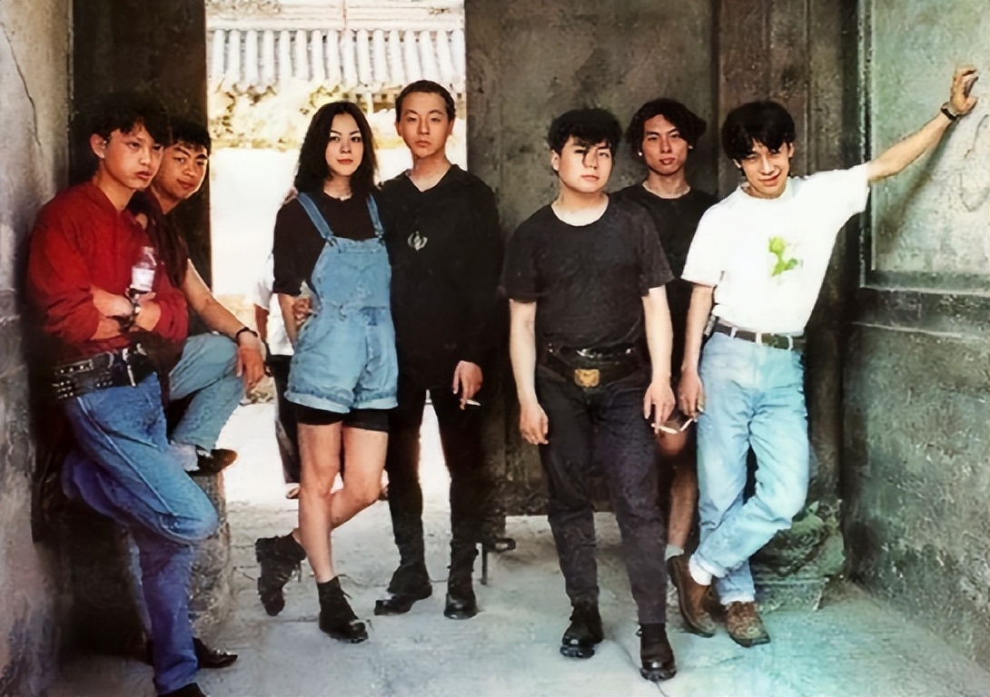 47岁王菲为何看上37岁的谢霆锋,为什么谢霆锋对王菲情有独钟